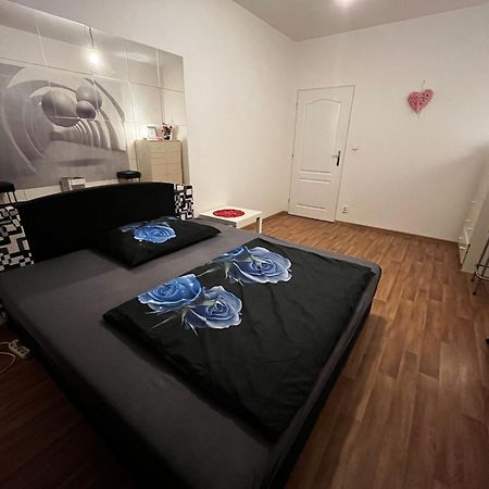 Monfas Apartment Garden City Praha Eksteriør bilde